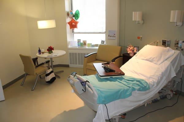 A patient room at our inpatient rehabilitation at Penn Medicine Rittenhouse.