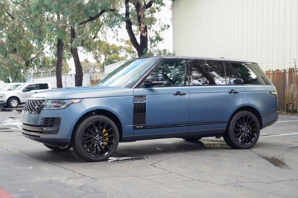 Ranger Rover Full Wrapped In Satin ThunderCloud.