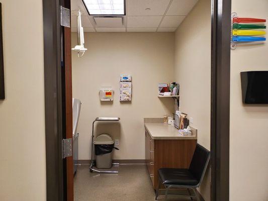 U.S. Dermatology Partners Waxahachie - Patient Room