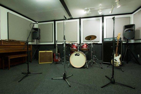 Rooms are  pre-equiped with a Mackie P.A. with mics, Fender combo amps, Ampeg bass rigs, and DW drums with hardware and Soultone cymbals.