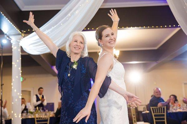 Mother-daughter dance. Photo by Toanven Photography