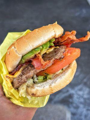 Bacon Cheeseburger with Avocado (Instagram: foodwithbros)