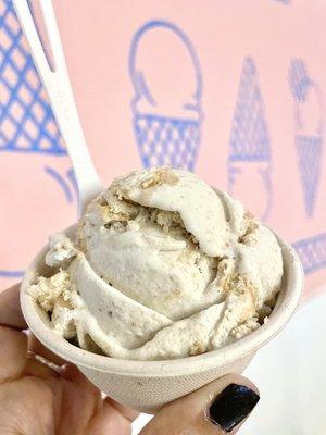 Banana bread ice cream