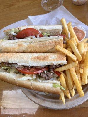 Delicious Philly cheese steak sub. Great customer service. Friendly. Will come again!