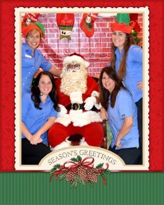 San Juan Animal Hospital Staff with Santa. National Canine Cancer Foundation.