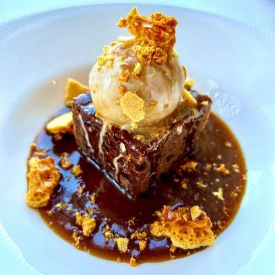 Sticky toffee pudding