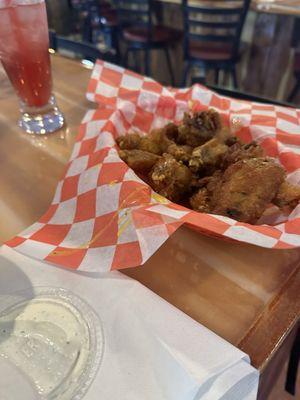 Lemon wings & cranberry Vodka