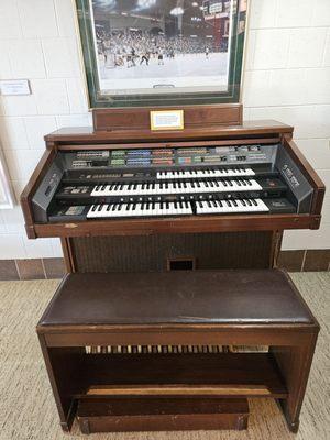 Organ from Met Stadium