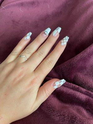 White checkered nails