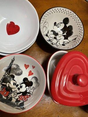 Always in the market for new kitchen gadgets../ love their valentine heart plates!! Everything else I got at tjmaxx ;)