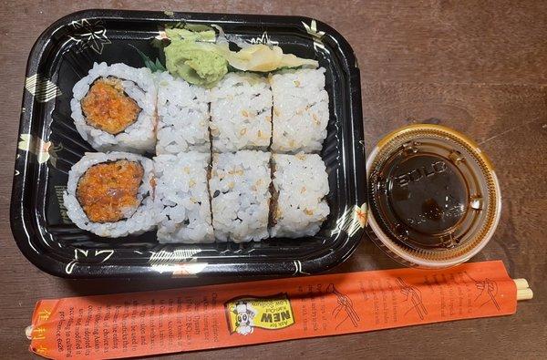 spicy tuna roll and soy for dipping