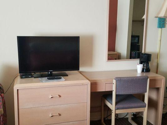 Desk and tv