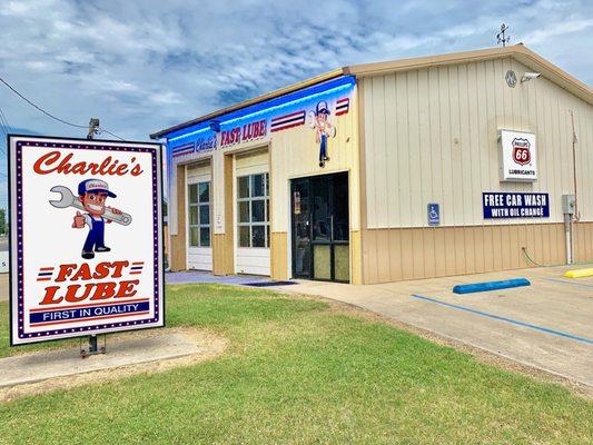 Charlie's Fast Lube - Dexter, MO