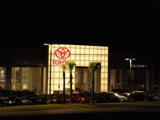 Toyota of Dothan at night.