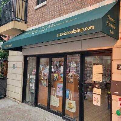 Astoria Bookshop storefront at 36-19 30th Street