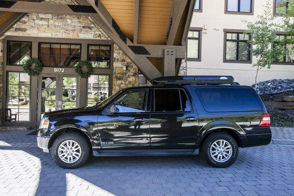 Friendly, professional, timely limousine service to all Colorado ski resorts.