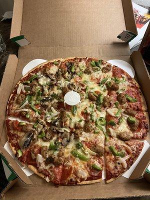 Deluxe pizza