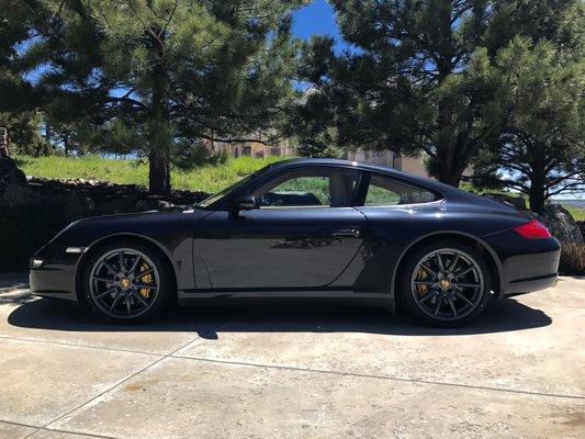 Black Rims on a Porsche 911