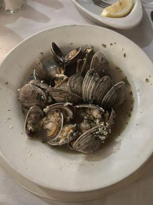 Steamed Clams Posillipo