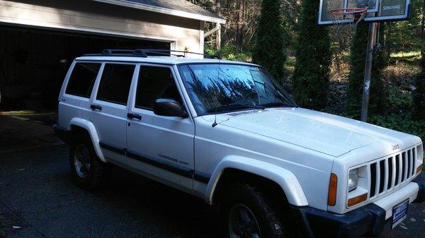 Olalla Window Tinting By The Tint Dr. 2001 Cherokee. 35%/5% Tint.