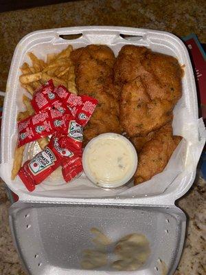 Best fish n chips ever. I travel from stafford springs. Alllivesmatter