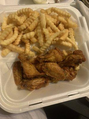 Lemon pepper wings with fries