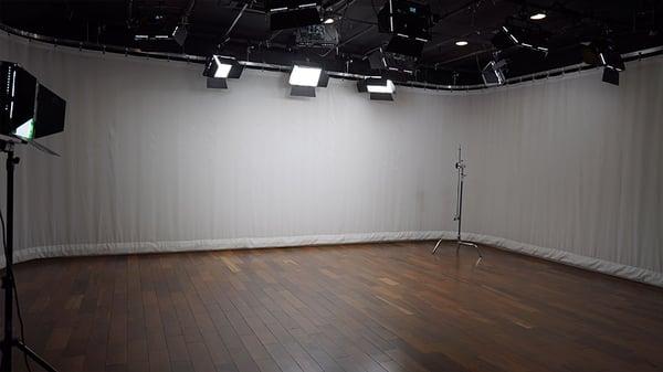 White Curtain - Studio 253 NYC @ E.C. Pro Video Systems