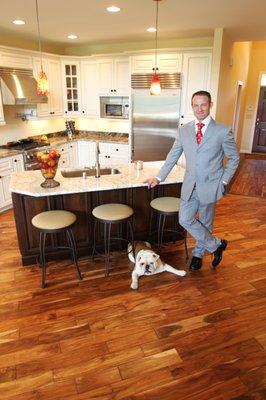 ESPN's Merril Hodge enjoys Acacia flooring from Floormax