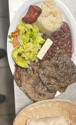 Carne asada tipo almuerzo