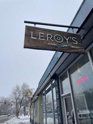 outside sign leroy bagels