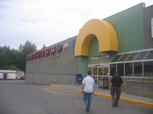 Cousin Dale and Uncle Gary are goin Shopping @ Archies IGA!