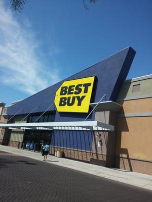 Beautiful sunny day outside Best Buy