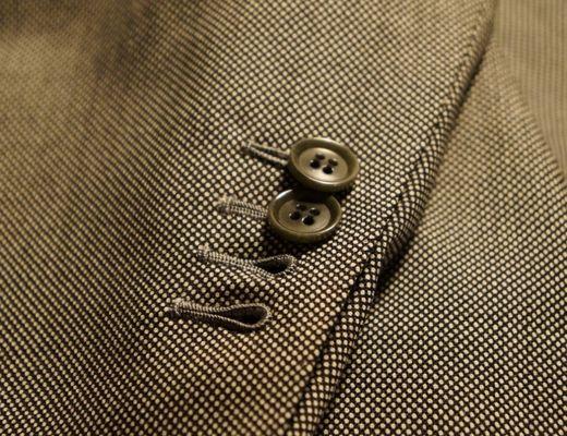 Functional buttonhole on jackets