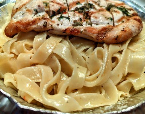 Close up of Fettuccine Alfredo with Chicken