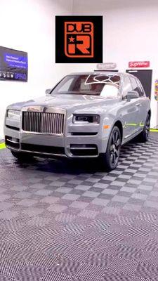 Rolls Royce Cullinan equipped with a complete Dub iR Nano ceramic tint.