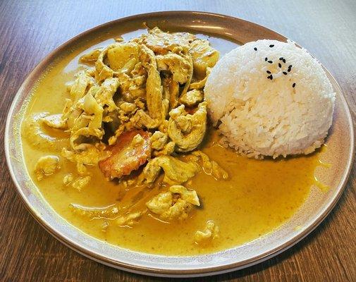 Chicken Yellow Curry Rice $9.9