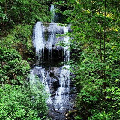 More falling water...