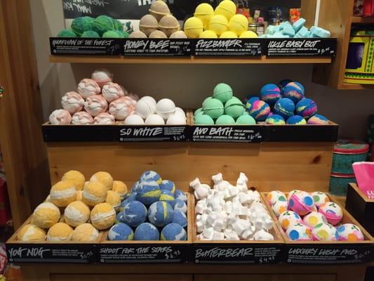 The holiday bath bomb display!