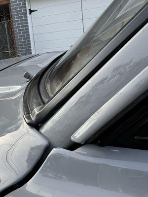 Window trim has gaps even though its the original trim.