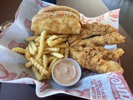 The Box Combo - 4 Chicken Fingers