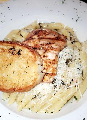 Scampi Salmon Pasta w/garlic bread