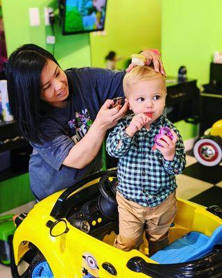 Maxim D. is just hangin' out and getting haircut! 

First haircut by Mrs. Giselle

12/2019