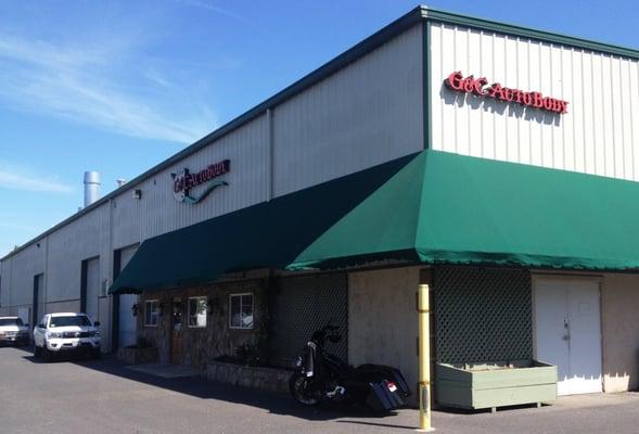 G&C Auto Body Ukiah Exterior