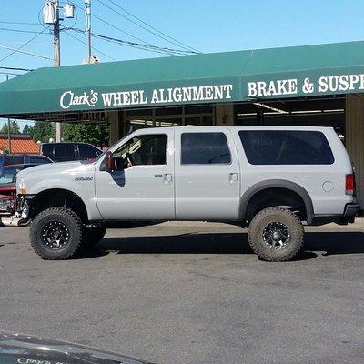 5" LIFT INSTALLED ON THIS EXCURSION