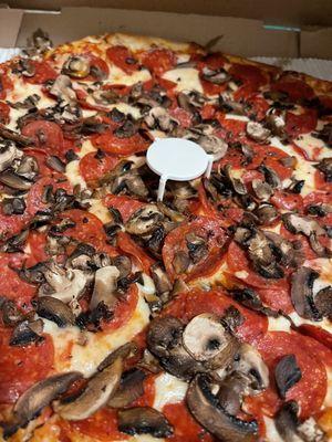 Delicious as always. Large 2 topping pizza, pepperoni and fresh mushroom