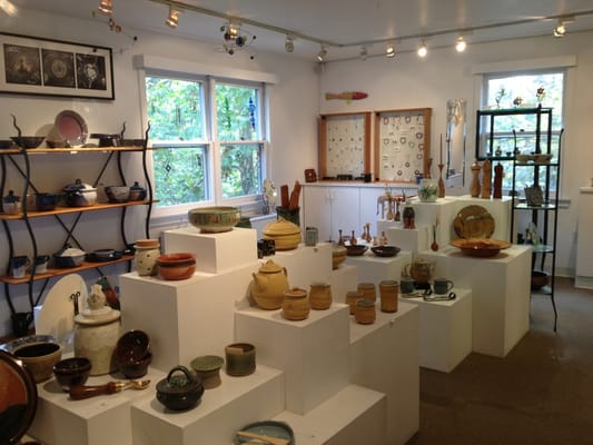 Gallery includes jewelry, wood, blown glass, pottery, soaps, stained glass and more!