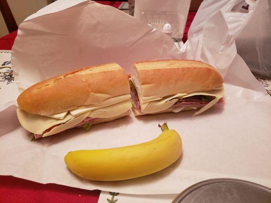 Italian sandwich and bannana for scale