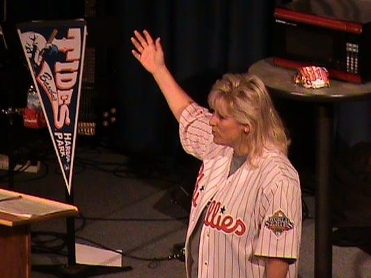 Pastor Sharon preaches during 2008 World Series