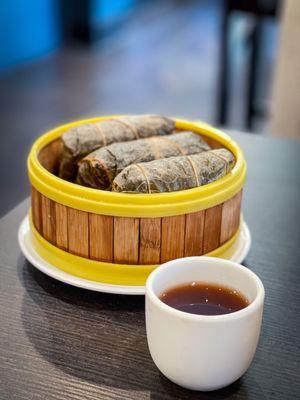 Gluttonous rice in lotus leaf wrap