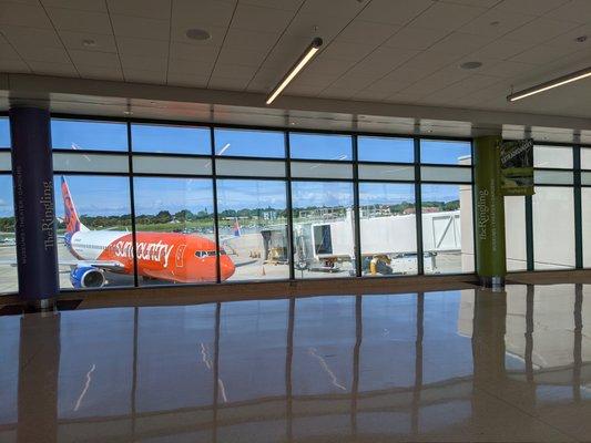 View from hallway entrance to Terminal B.